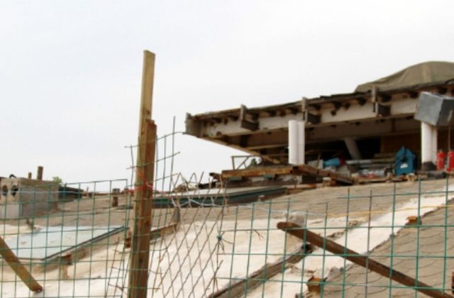 Castellammare di Stabia, abusivismo senza freni: case e due piscine costruite violando i sigilli del 2024
