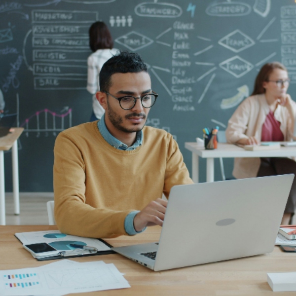 vitaly-gariev-oLuIOrfPoBk-unsplash