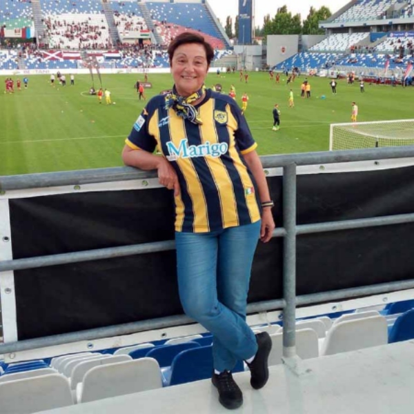 Caterina-Tramparulo-Juve-Stabia-Vespa-Rosa Instagram