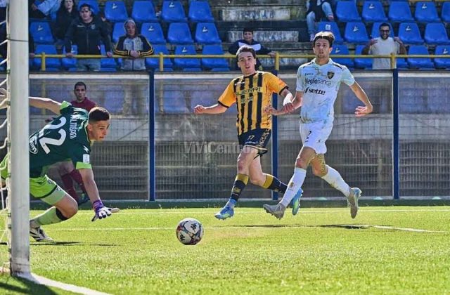 Juve Stabia, Cacciamani brilla sempre di più: Con il Frosinone sfodera una prestazione da leader e veterano