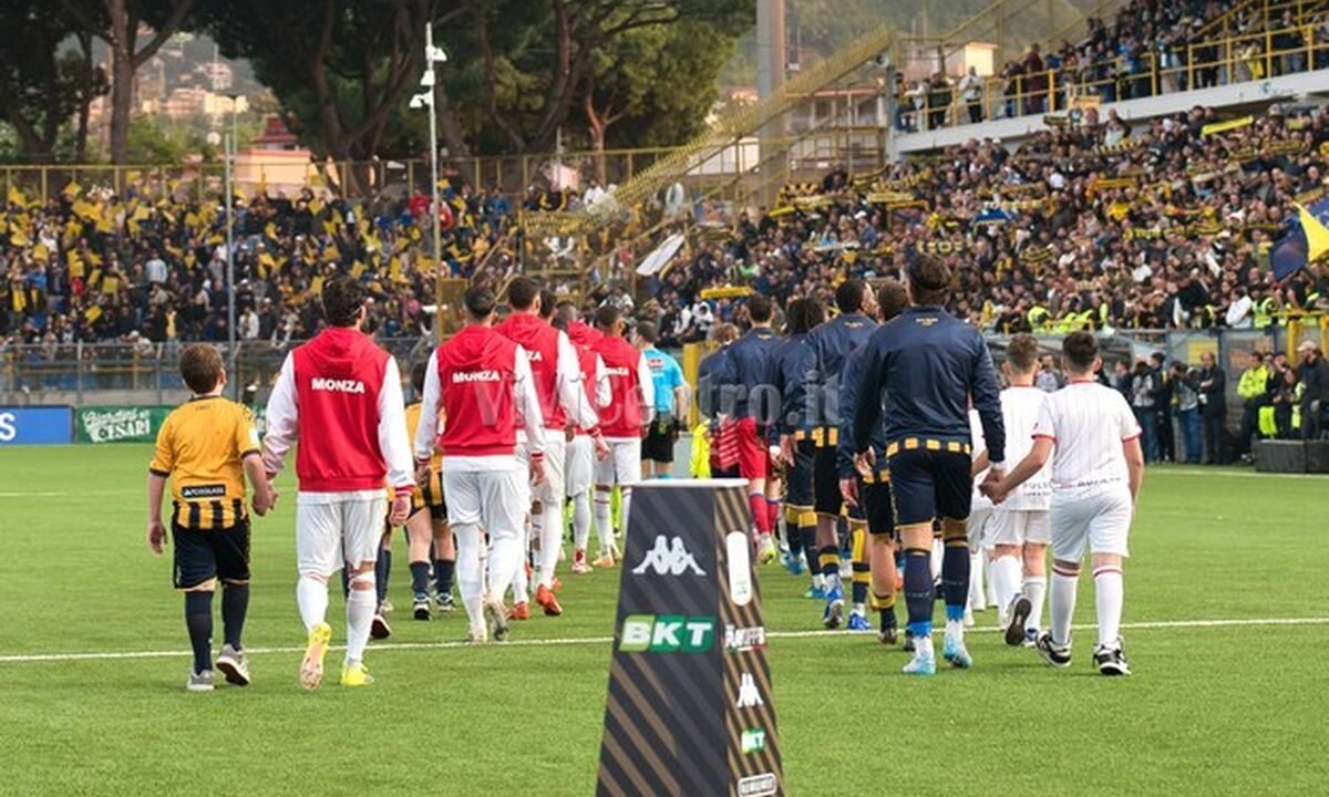 Juve Stabia – Monza (2-2) PLAY OFF: Le foto dei protagonisti in campo e del pubblico presente al Menti
