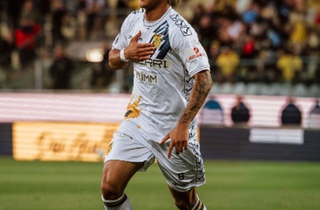 Juve Stabia, battuto il Modena: Le Vespe grazie ad una magia di Kevin Zeroli volano in semifinale