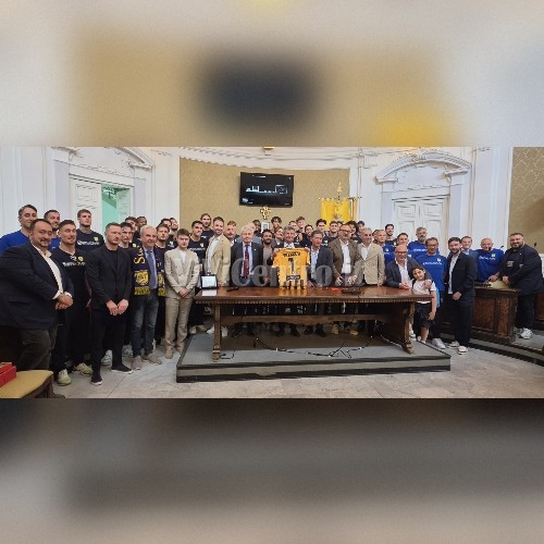 Juve Stabia, il sindaco Vicinanza premia i calciatori: La commozione di Confente, Bellich, Mosti e Candellone