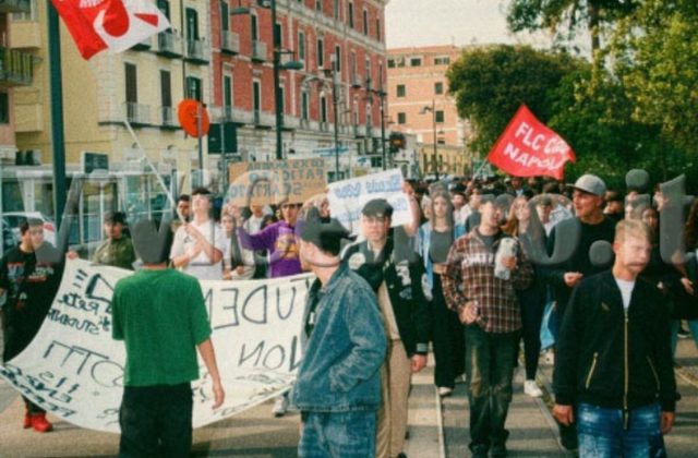 Castellammare di Stabia, studenti manifestano contro la riforma Valditara: “Difendiamo l’istruzione tecnica”
