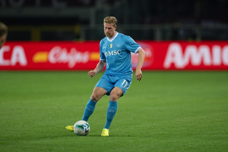 Napoli, il “fantasma” Allegri già detta legge: De Bruyne alla Modric è il primo nodo da sciogliere