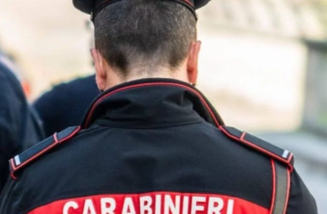 Gragnano, fratelli nei guai per droga: arrestato un 20enne, denunciato il 16enne