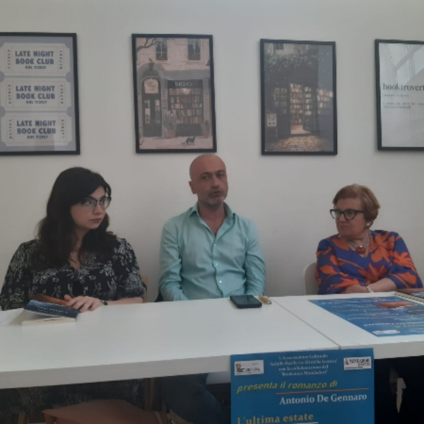 mondadori bookstore castellammare di stabia ultima estate
