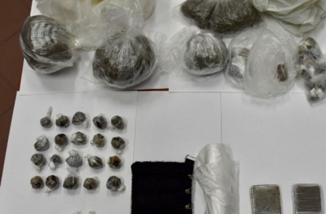 Castellammare di Stabia, fermato in bici con la droga: la Polizia arresta un 43enne