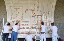 Pompei restituisce il soffitto dionisiaco di una sala da banchetto della Regio IX
