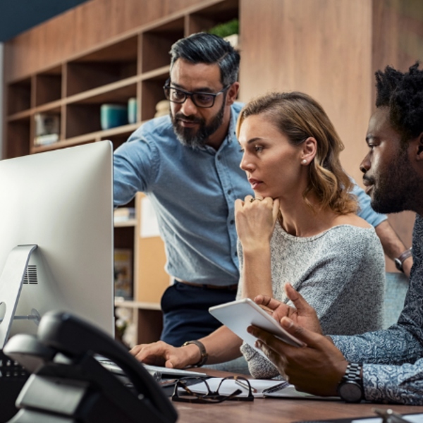 sicurezza informatica team Depositphotos_222797118_S