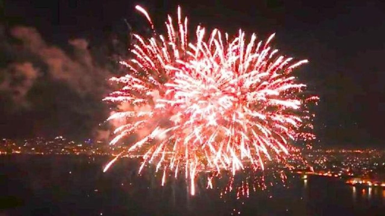 Stasera appuntamento con lo spettacolo dei fuochi pirotecnici in Villa a Castellammare