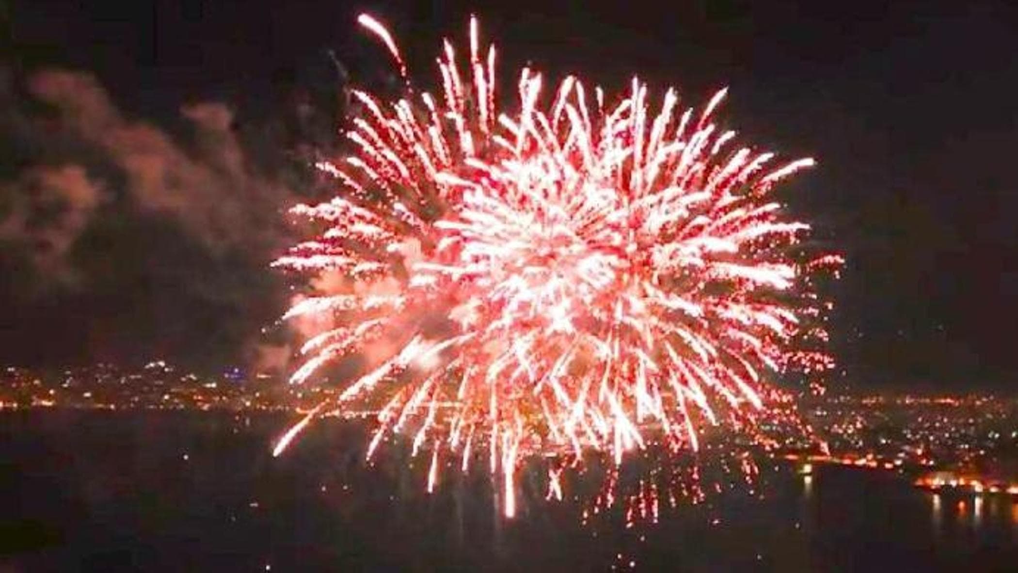 Stasera appuntamento con lo spettacolo dei fuochi pirotecnici in Villa a Castellammare