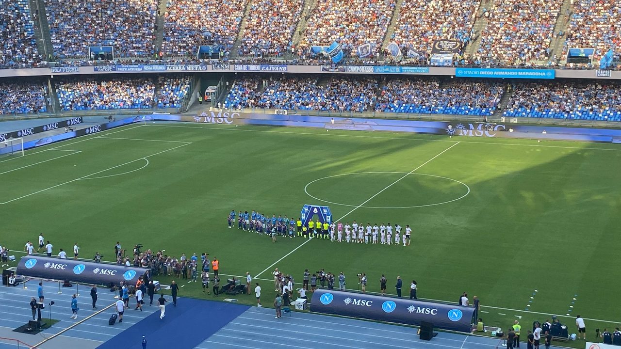 Il ritorno dalle ferie è sempre traumatico, lo è anche per il Napoli: sconfitta in casa col Como