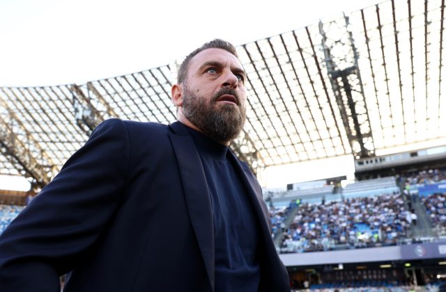De Rossi suona la carica prima del Napoli: “Zero alibi, affrontiamo gli azzurri con entusiasmo”