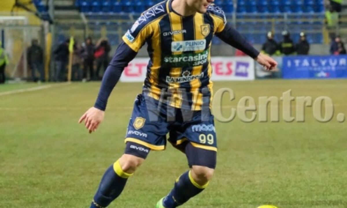 Juve Stabia, Enrico Piovanello ai saluti: Ufficiale il trasferimento a titolo temporaneo alla Casertana