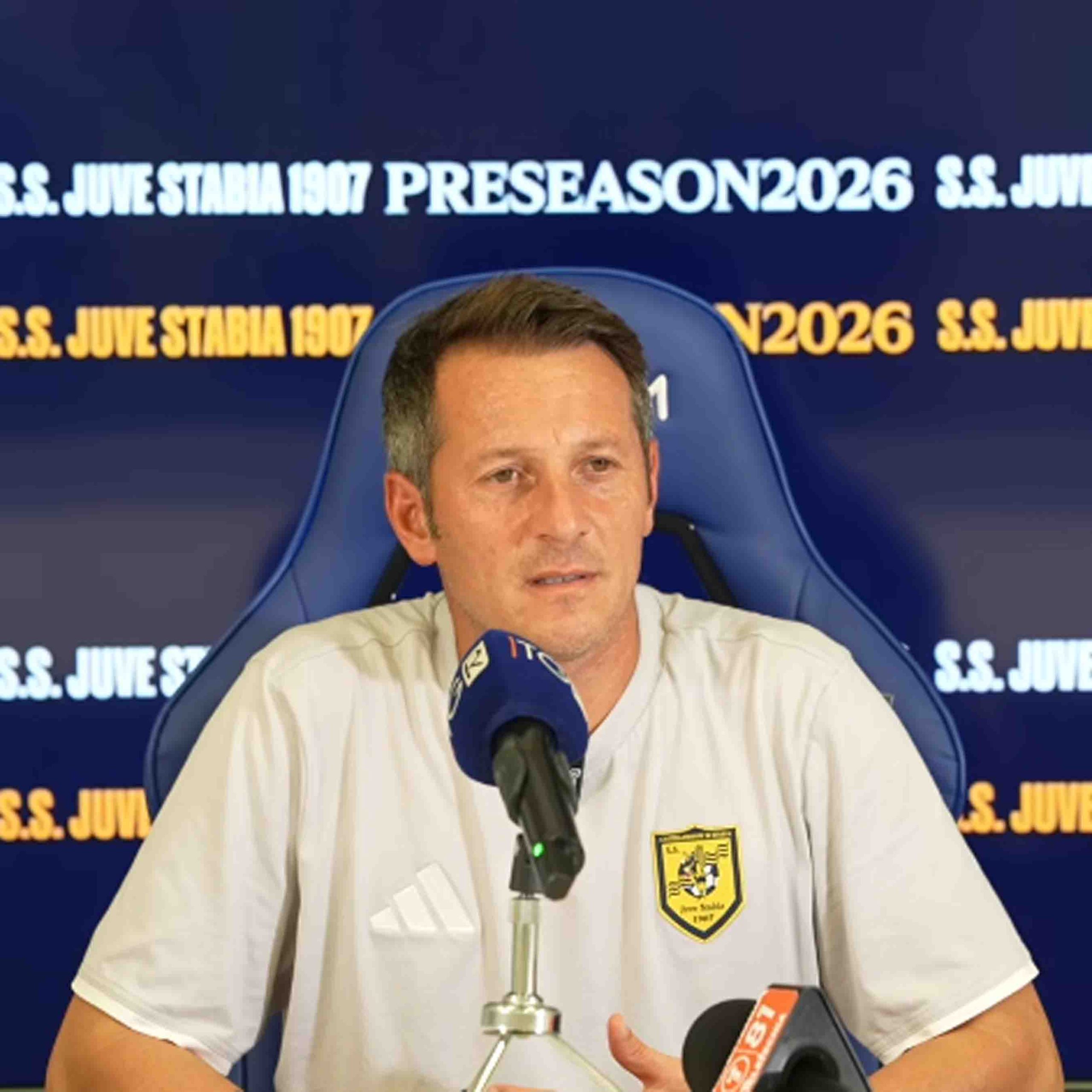 Juve Stabia, De Giorgio alla vigilia di Frosinone: “Voglio coraggio e una grande prestazione”