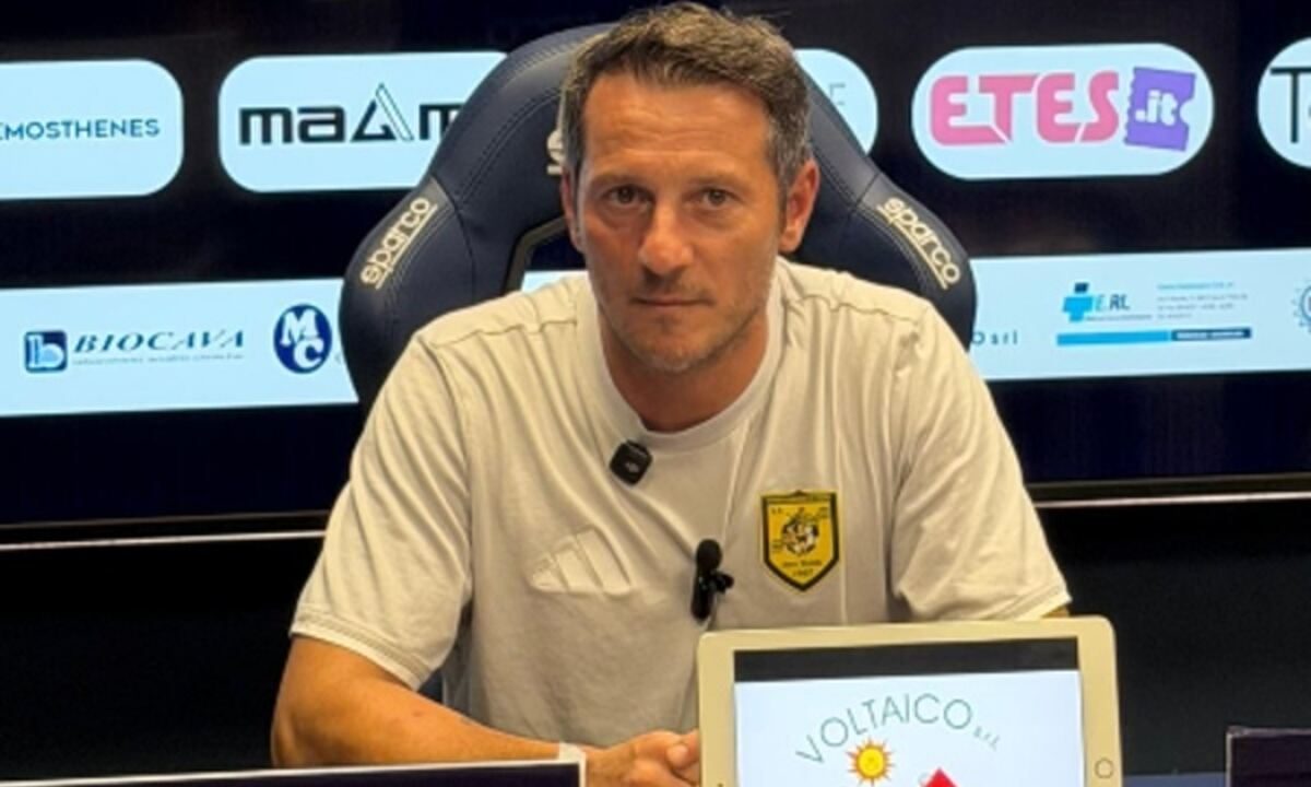 Cavese – Juve Stabia, De Giorgio: “Catello Mari era una persona speciale. Dal mercato serve ancora qualcosa”