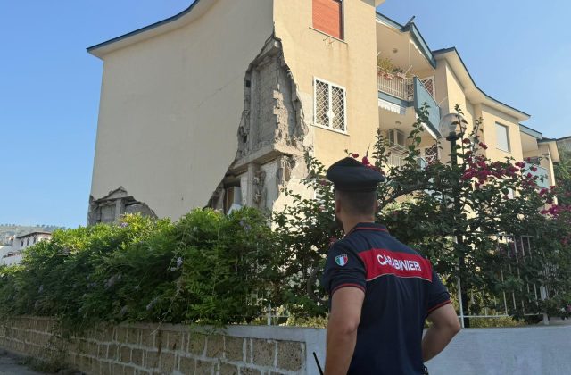 Terremoto Campi Flegrei, prosegue sciame sismico oggi: ultime news