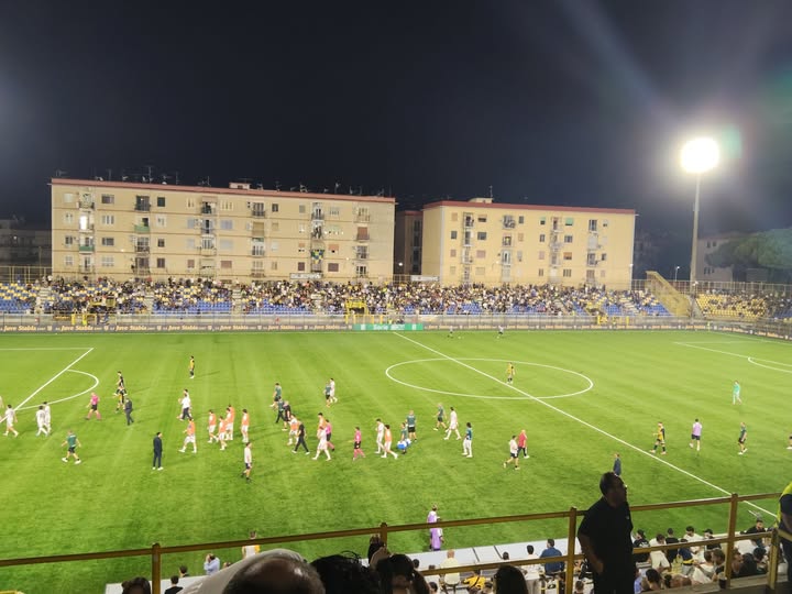 IL MORSO DELLA VESPA. Lo Stabia si sveglia nella ripresa: stavolta il solito Di Nardo riagguanta il Cesena