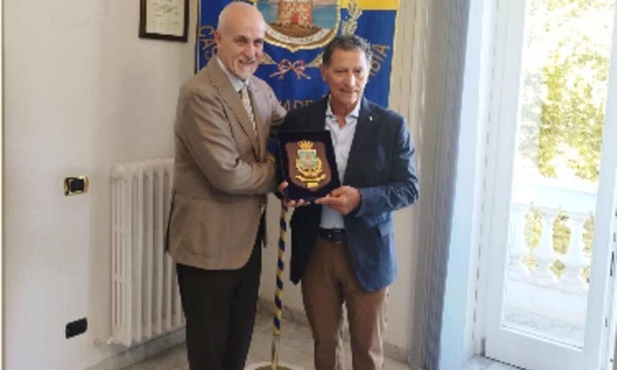 Palazzo Farnese celebra Francesco “Ciccio” Esposito: un campione simbolo dello sport stabiese