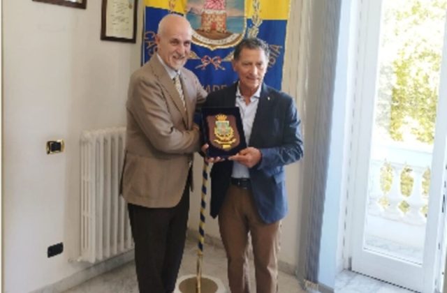Palazzo Farnese celebra Francesco “Ciccio” Esposito: un campione simbolo dello sport stabiese