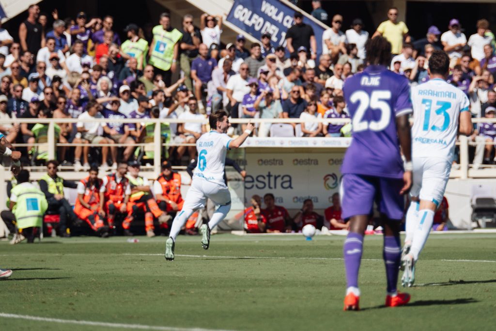 L’AZZURRO PENSIERO. Pari e rimpianti per il Napoli al Franchi: Gilmour spaventa la Viola, Jimenez firma l’1-1