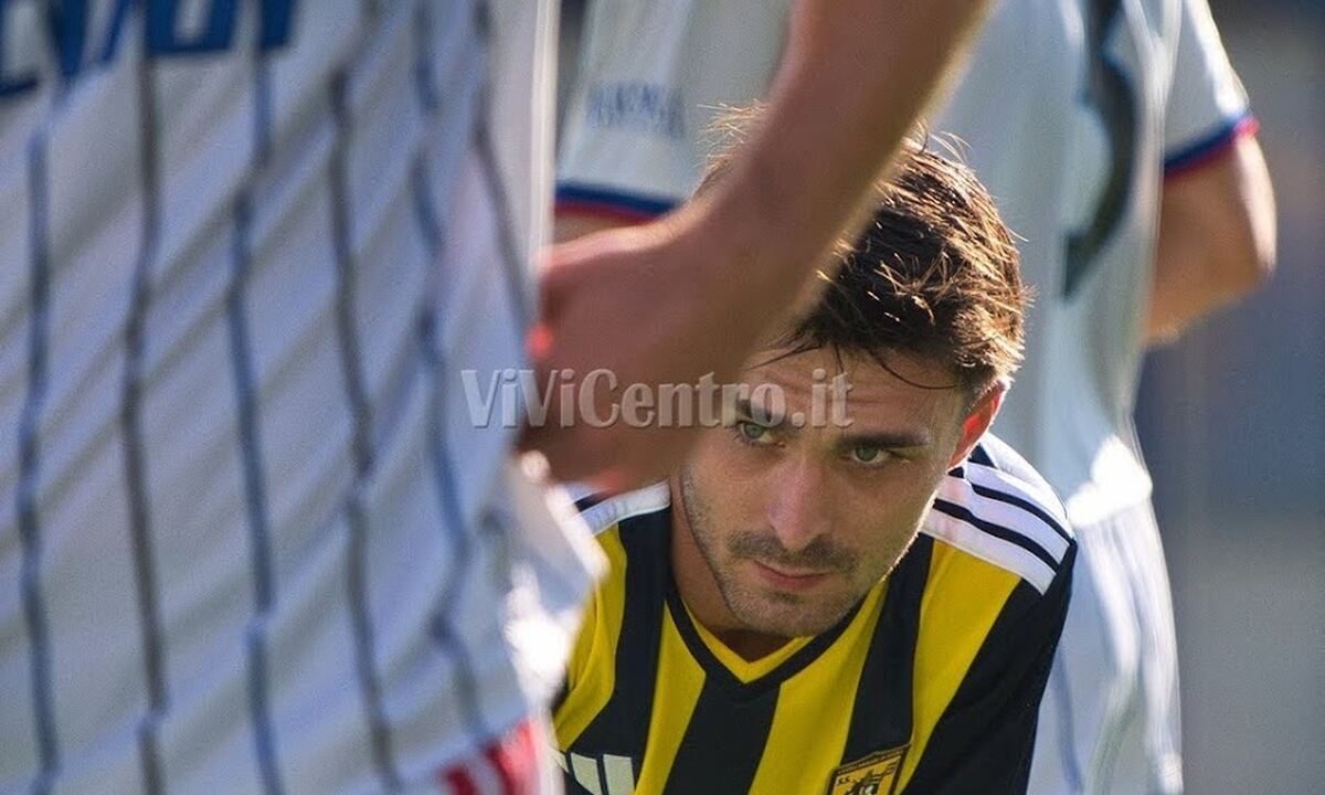 Juve Stabia, Pierobon alza il ritmo: il centrocampo riparte dalla sua corsa e dalla sua generosità