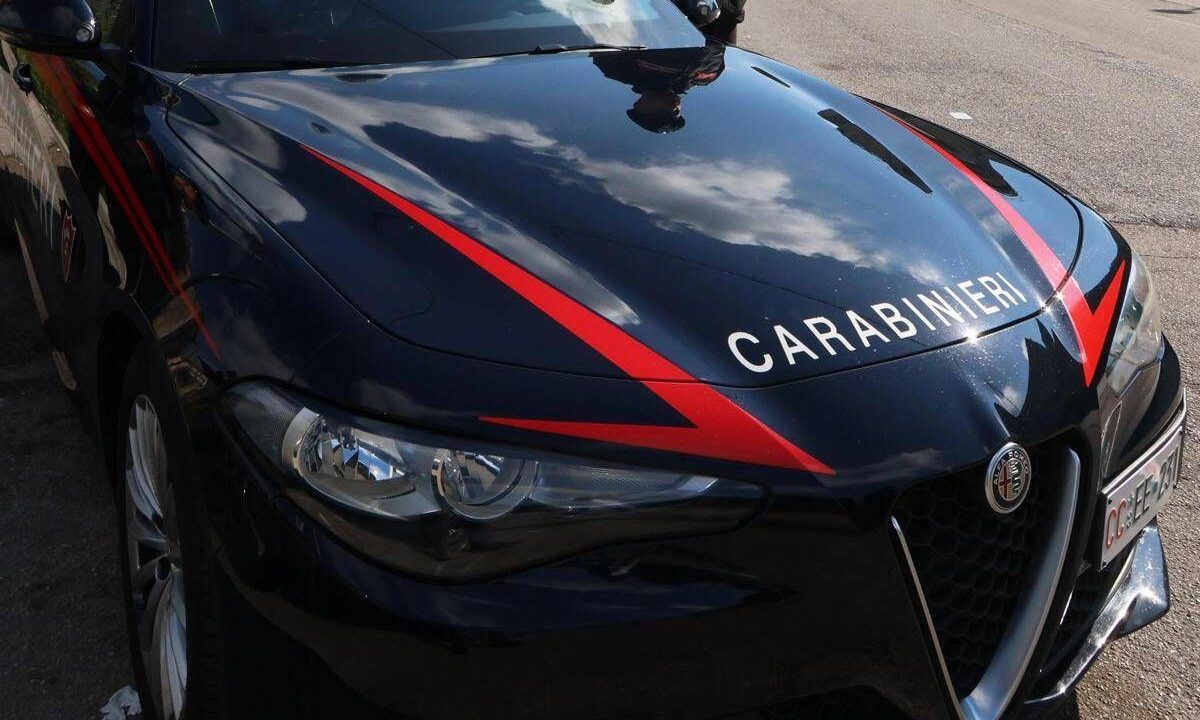 Uccise il cugino disabile con dei bomboloni alla crema per l’eredità, arrestato 76enne