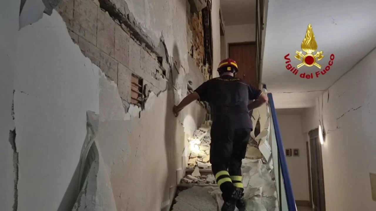 Terremoto Campi Flegrei, prosegue sciame sismico oggi: ultime news