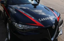 Castellammare di Stabia, notte di orrore in una cantina: ragazza adescata sui social sequestrata per ore e violentata
