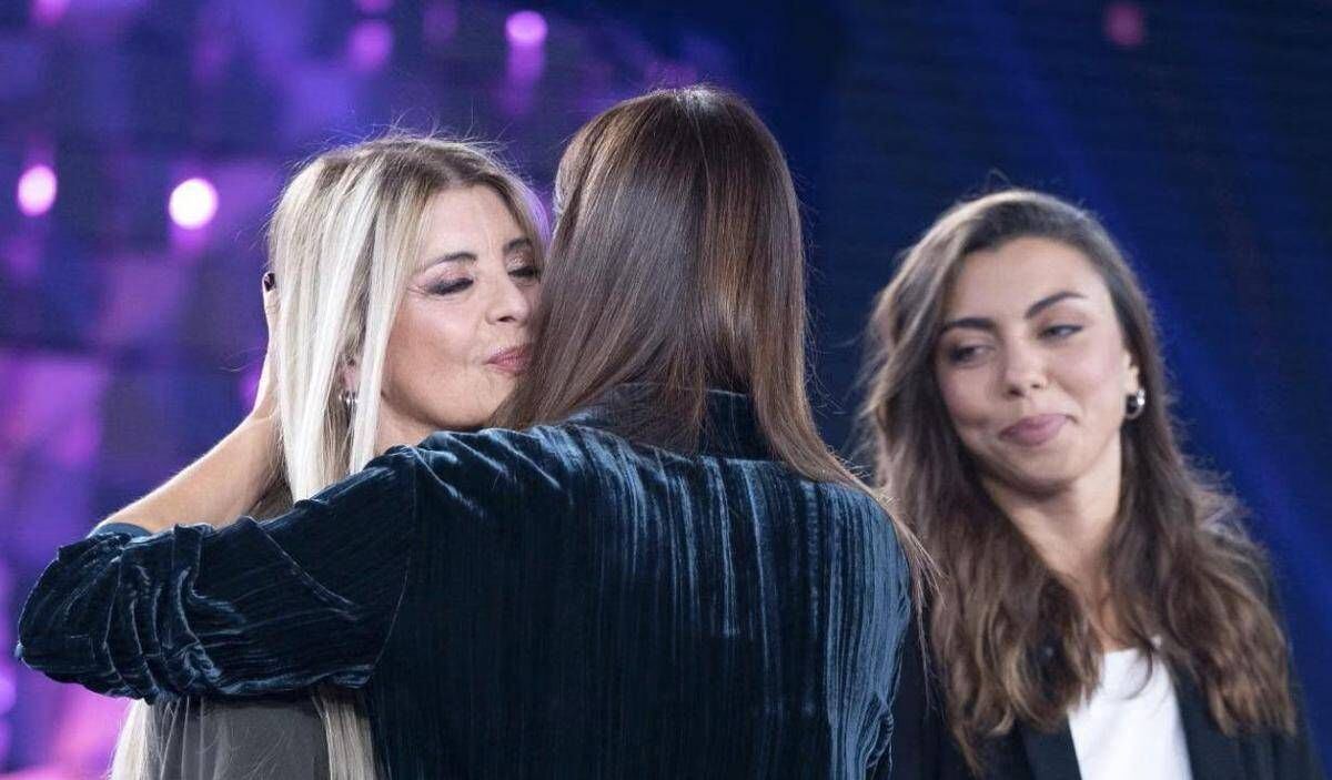 David Rossi, la moglie e la figlia ospiti a Verissimo: “È stato picchiato prima di morire”