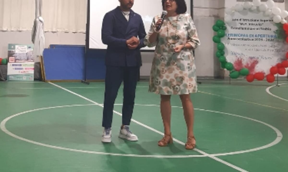 Castellammare, il Vitruvio inaugura l’anno scolastico tra eccellenze, sportivi e autorità: focus sui giovani