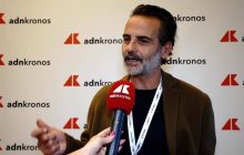 Intersections 2026, artista Troilo: “Mia opera con mano a sei dita è meta-ritratto dell’Ia”