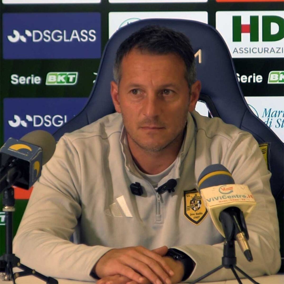 Juve Stabia, De Giorgio: “A Cremona per fare punti, non sarà facile. Le 3 gare possono cambiare la stagione”