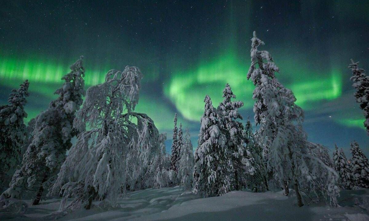 Lorenzo Mirandola, il cacciatore di aurora boreale si racconta in ‘Quando il cielo si accende’