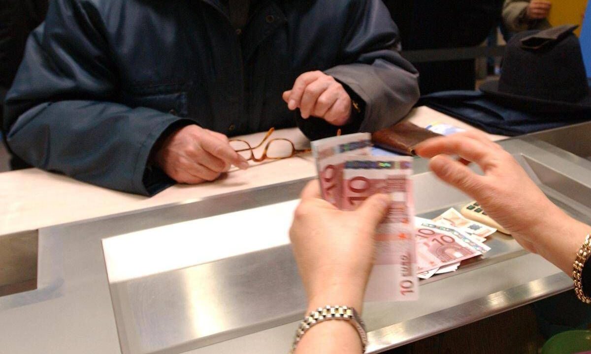 Pensioni, cosa cambia con taglio alle rivalutazioni: lo scenario della Uil