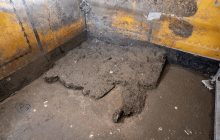 Pompei, scoperto l’armadio dei ricordi: all’interno trucco, monete e un’antica collana