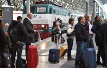 Scioperi a novembre, il calendario: tutte le date ‘nere’ del mese. Dagli aerei ai treni, dalla scuola al trasporto pubblico locale