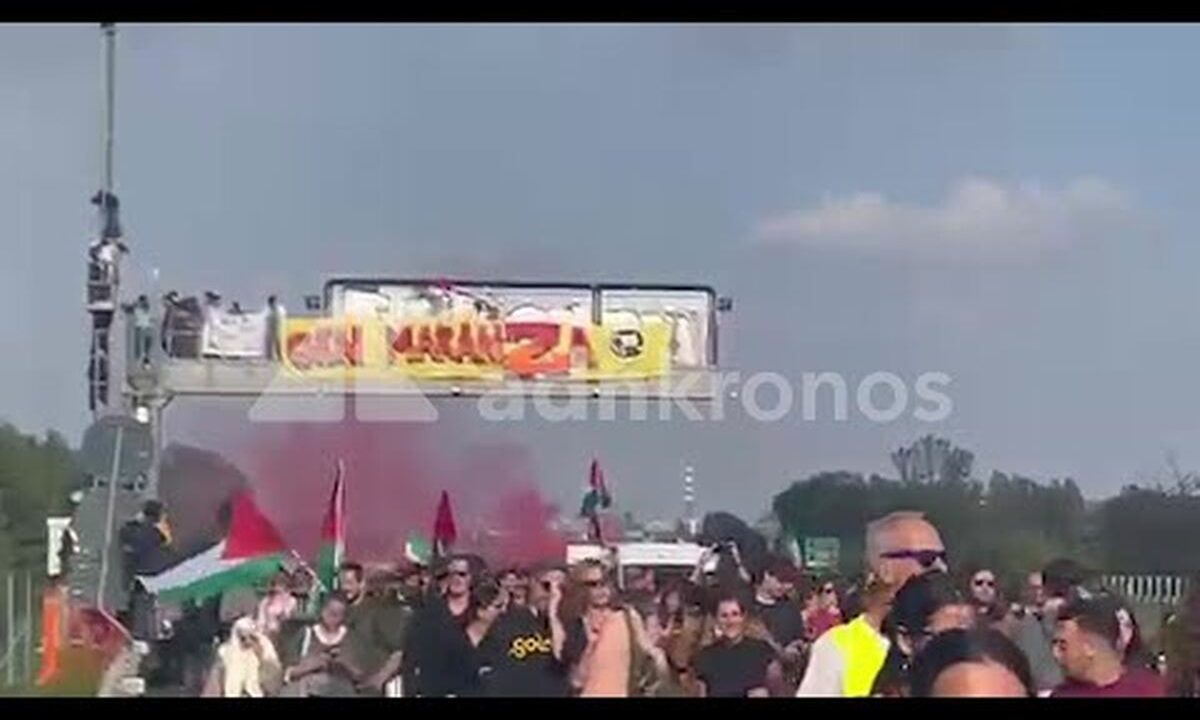 Sciopero Milano, il corteo blocca la tangenziale e spunta lo striscione ‘Gen Maranza’