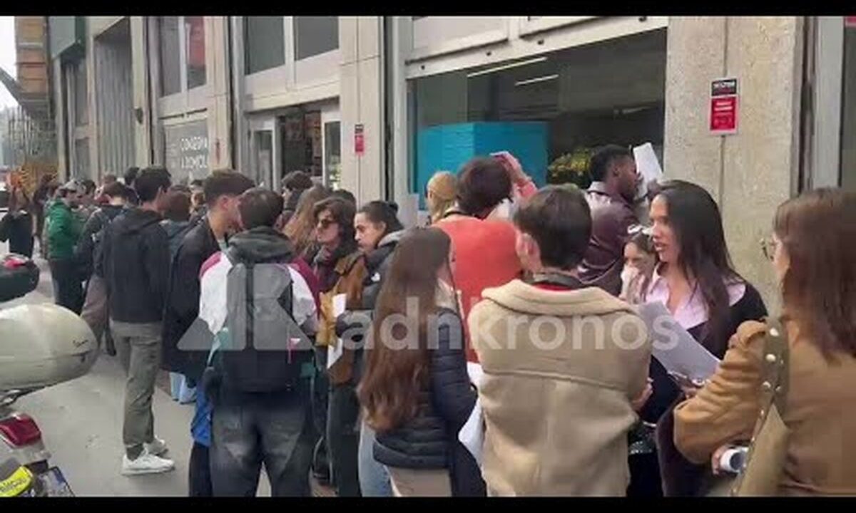 “”Vogliamo un cambiamento””, a Milano giovani in fila al consolato spagnolo per votare