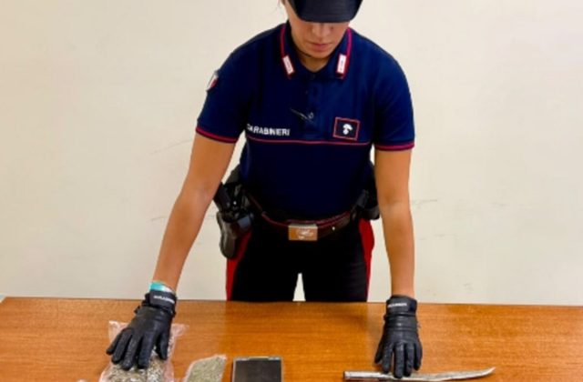 Gragnano, controlli dei Carabinieri al Parco Sofia: sequestrati 218 grammi di marijuana