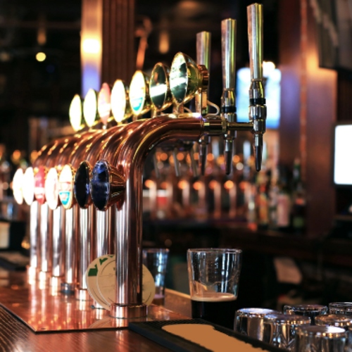 classic bar locale pub Depositphotos_207329946_S