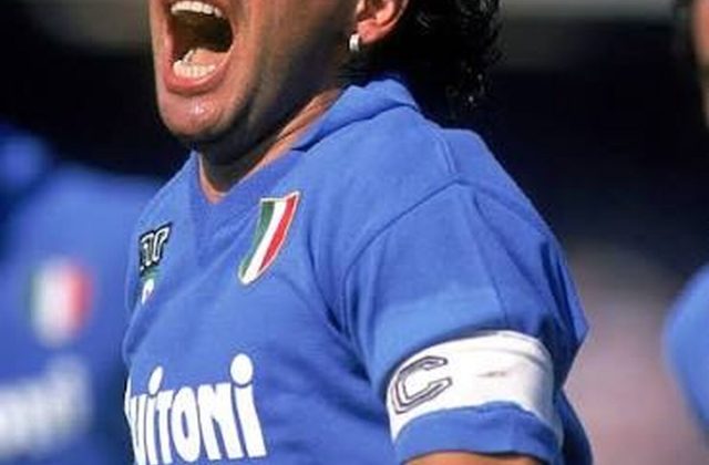 L’eternità ha la maglia numero 10: cronaca di un amore mai visto, ma vissuto da sempre