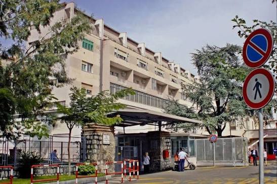 Tragedia al San Leonardo: muore donna al settimo mese di gravidanza con la figlia. Aperta un’inchiesta
