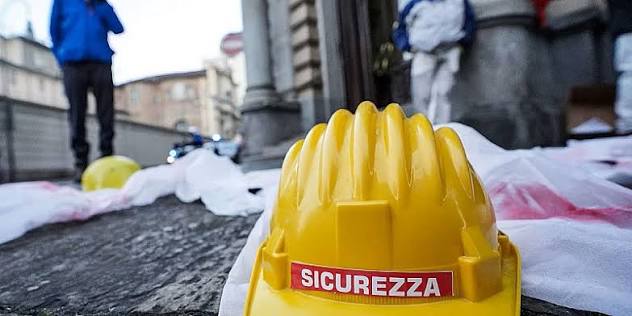 Castellammare, incidente sul lavoro in via Pioppaino: 69enne precipita dal trabattello
