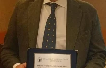 Lo specialista Nicola Carlomagno premiato per un libro sui 100 anni della Società napoletana di chirurgia