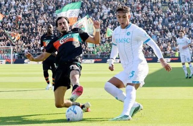Il Napoli affoga anche in laguna: i tentativi azzurri sbattono sui guanti di Stankovic; il Venezia vince 1-0
