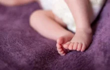 Fiocco rosa da record a Salerno: mamma ha 59 anni e papà 70, nasce Francesca Pia